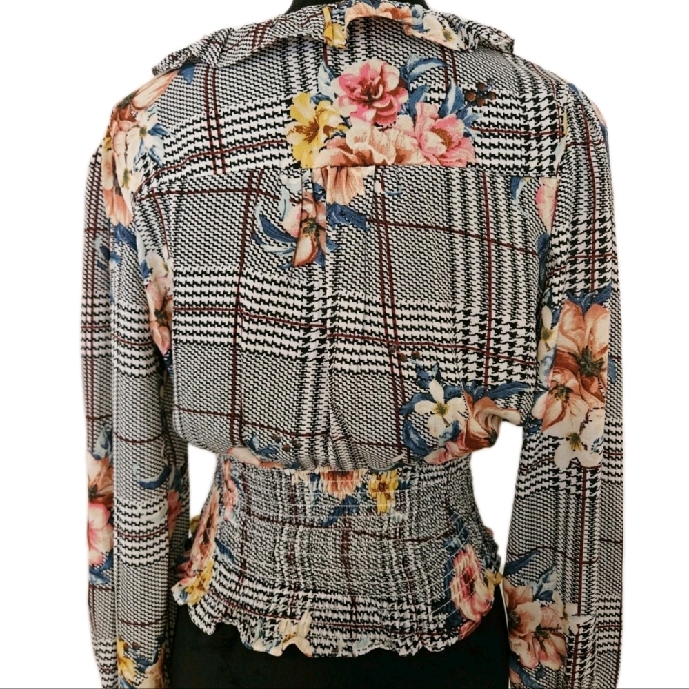 Floral Plaid Blouse-Size Medium - Picture 14 of 16